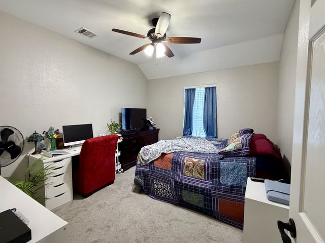 2105 Stonegate Boulevard, Bridgeport, TX 76426