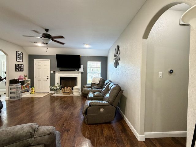 2105 Stonegate Boulevard, Bridgeport, TX 76426