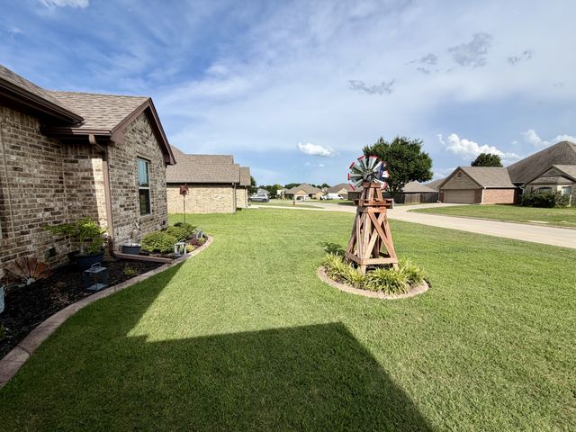 2105 Stonegate Boulevard, Bridgeport, TX 76426