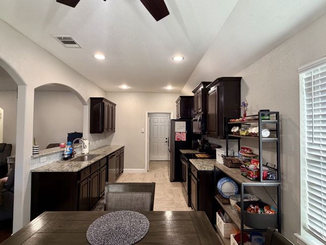 2105 Stonegate Boulevard, Bridgeport, TX 76426