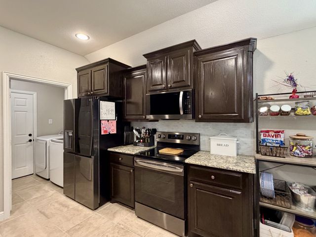 2105 Stonegate Boulevard, Bridgeport, TX 76426