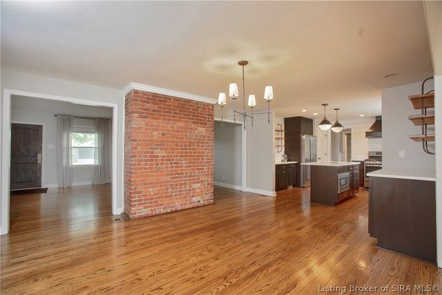 1705 Crestview Drive, New Albany, IN 47150