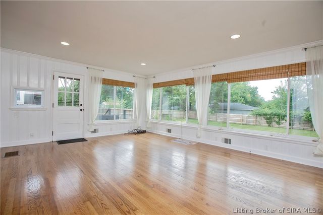 1705 Crestview Drive, New Albany, IN 47150