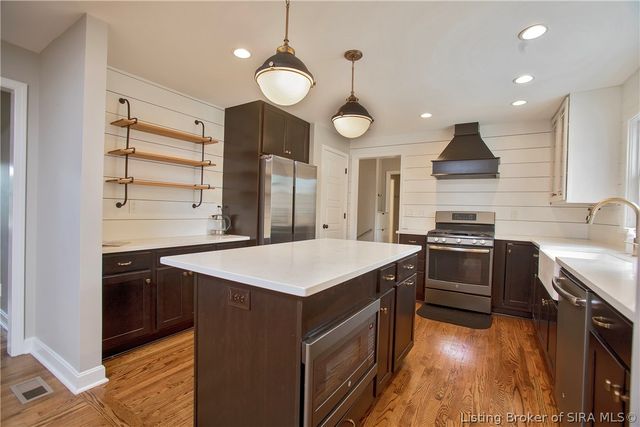 1705 Crestview Drive, New Albany, IN 47150