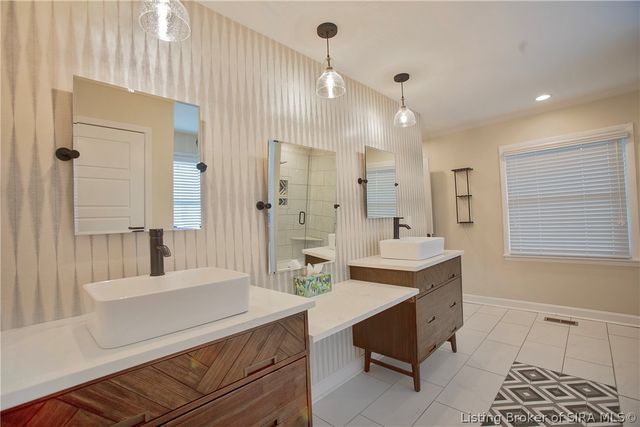 1705 Crestview Drive, New Albany, IN 47150