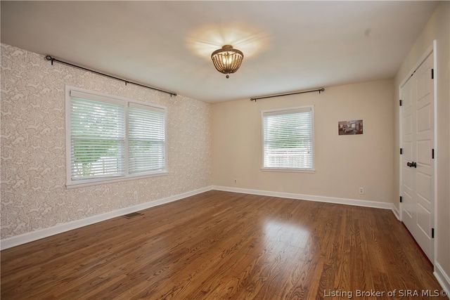 1705 Crestview Drive, New Albany, IN 47150