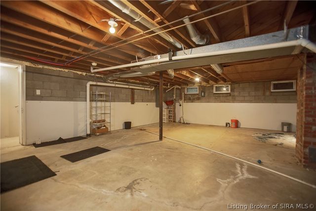 1705 Crestview Drive, New Albany, IN 47150