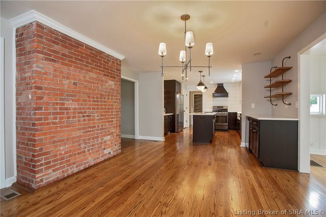 1705 Crestview Drive, New Albany, IN 47150