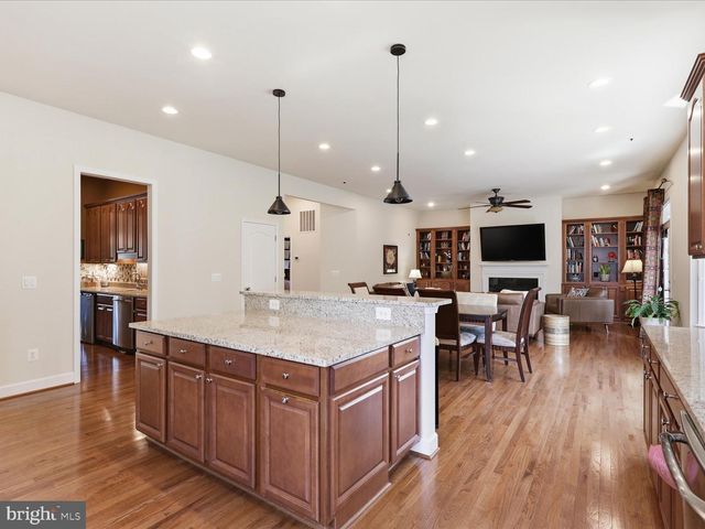 41961 RIDING MILL PL, Ashburn, VA 20148