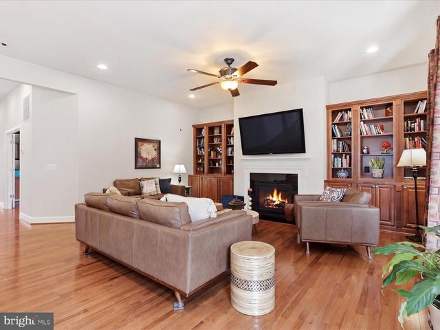 41961 RIDING MILL PL, Ashburn, VA 20148