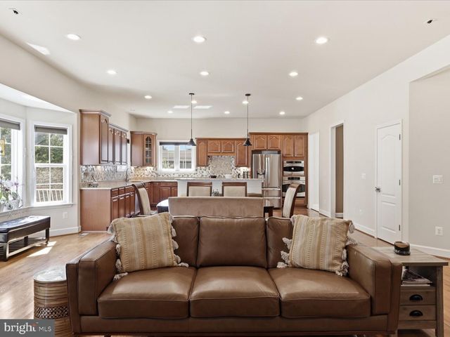 41961 RIDING MILL PL, Ashburn, VA 20148