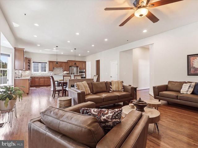 41961 RIDING MILL PL, Ashburn, VA 20148