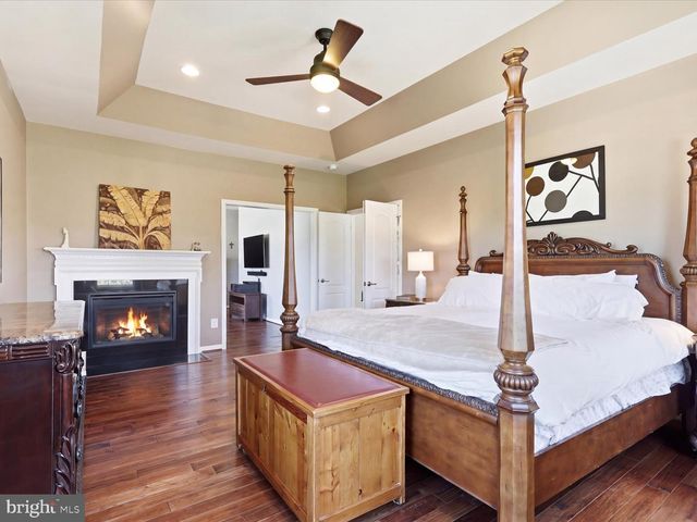 41961 RIDING MILL PL, Ashburn, VA 20148