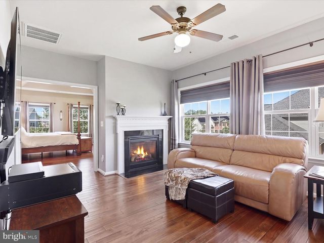 41961 RIDING MILL PL, Ashburn, VA 20148