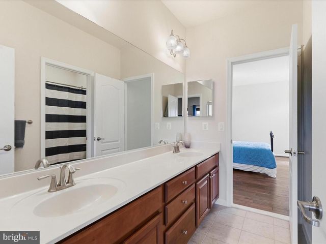 41961 RIDING MILL PL, Ashburn, VA 20148