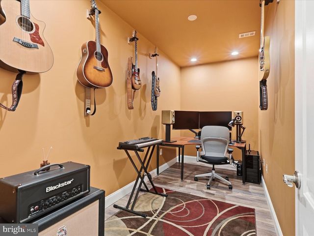 41961 RIDING MILL PL, Ashburn, VA 20148