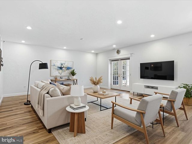 41961 RIDING MILL PL, Ashburn, VA 20148