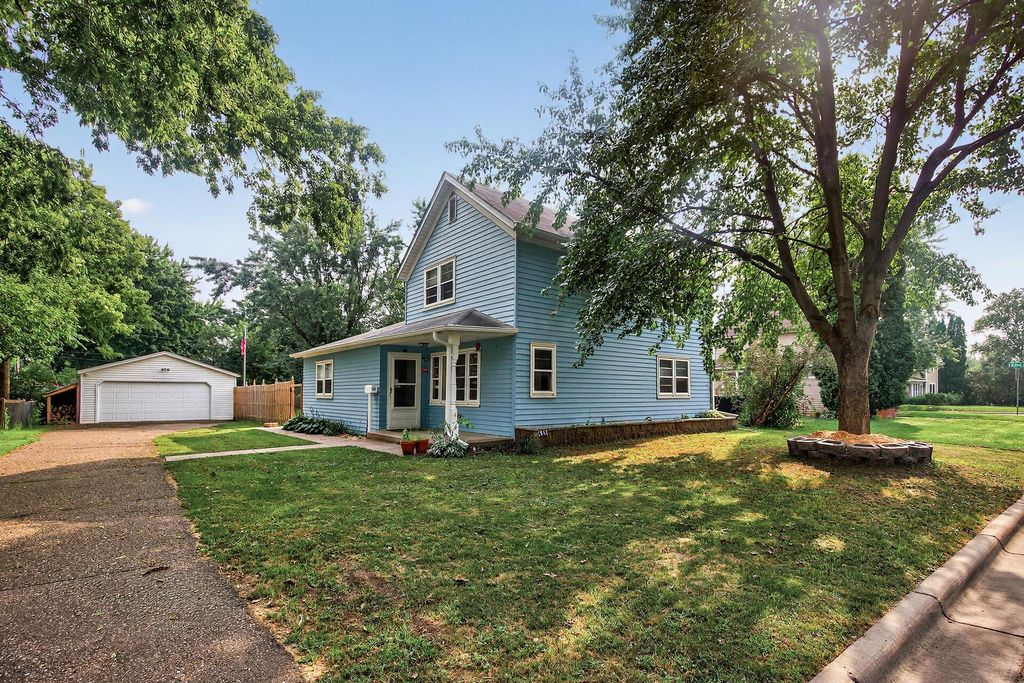 517 8th Street W, Hastings, MN 55033