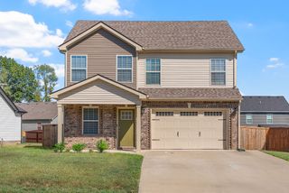 902 Lutz Ln, Clarksville, TN 37042