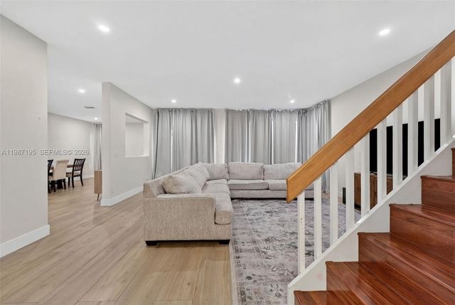 2166 NW 191st Ave, Pembroke Pines, FL 33029