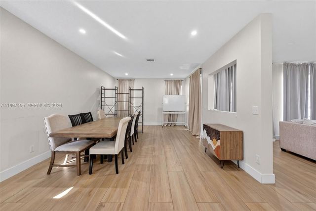 2166 NW 191st Ave, Pembroke Pines, FL 33029