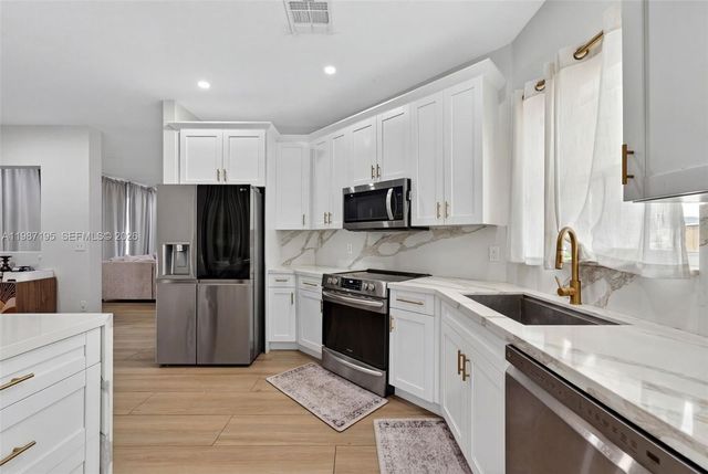 2166 NW 191st Ave, Pembroke Pines, FL 33029