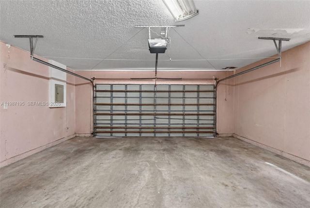 2166 NW 191st Ave, Pembroke Pines, FL 33029