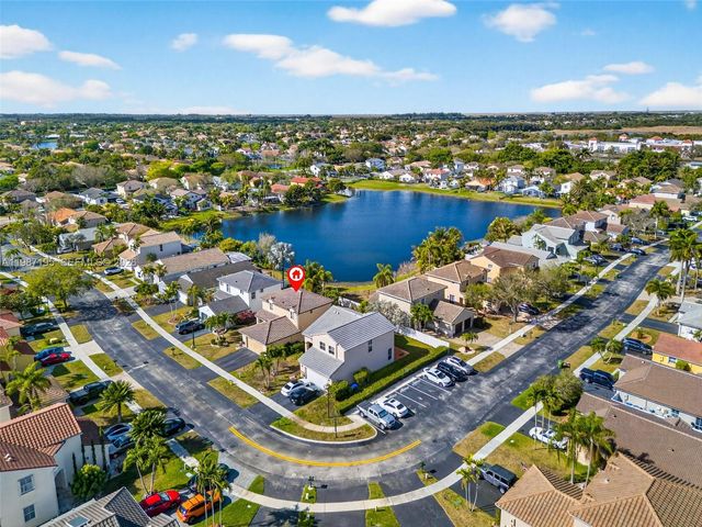 2166 NW 191st Ave, Pembroke Pines, FL 33029