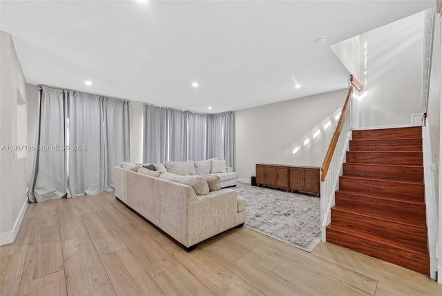 2166 NW 191st Ave, Pembroke Pines, FL 33029