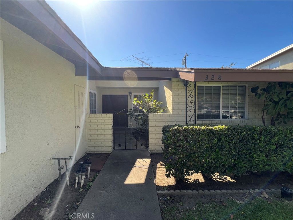 328 S Wheeler Place, Orange, CA 92869