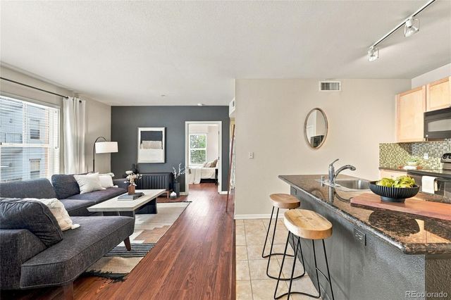 1623 Saint Paul Street 301, Denver, CO 80206
