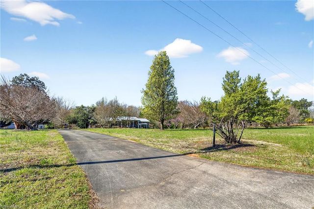 1611 Danny Bell Road, Asheboro, NC 27205