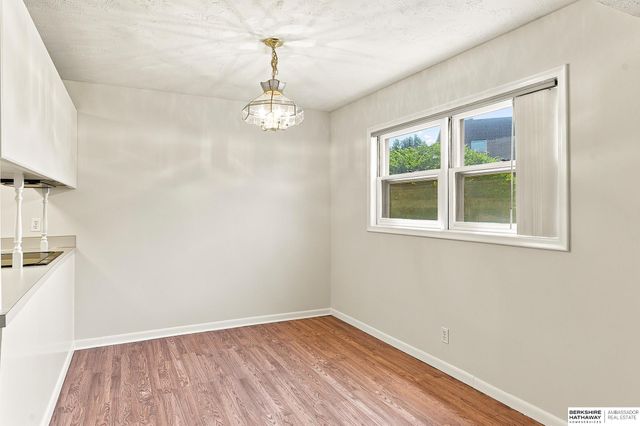 12737 Woodcrest Plz Apt 119, Omaha, NE 68137