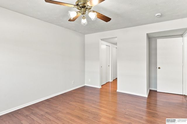 12737 Woodcrest Plz Apt 119, Omaha, NE 68137