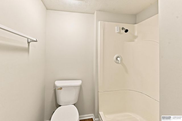 12737 Woodcrest Plz Apt 119, Omaha, NE 68137