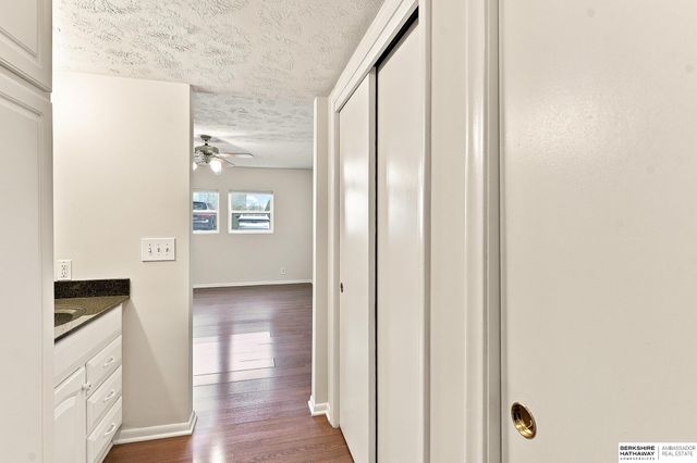 12737 Woodcrest Plz Apt 119, Omaha, NE 68137