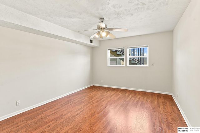 12737 Woodcrest Plz Apt 119, Omaha, NE 68137