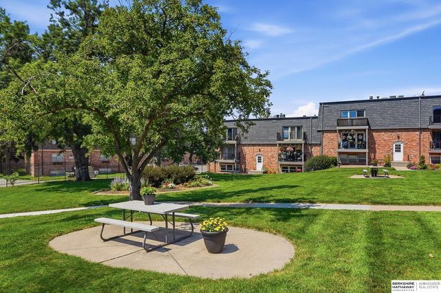 12737 Woodcrest Plz Apt 119, Omaha, NE 68137