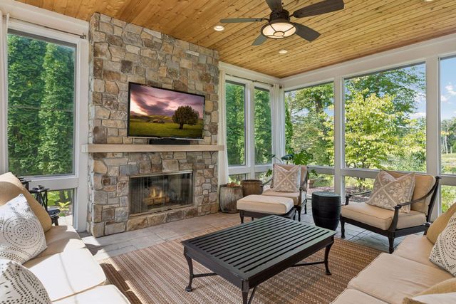 1625 Locust Hills Trail, Wayzata, MN 55391