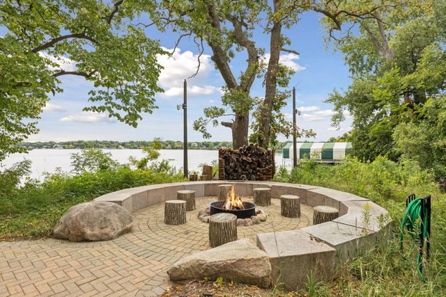 1625 Locust Hills Trail, Wayzata, MN 55391