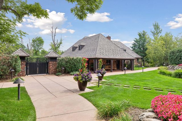 1625 Locust Hills Trail, Wayzata, MN 55391