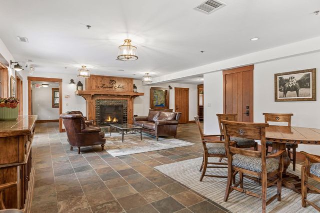 1625 Locust Hills Trail, Wayzata, MN 55391