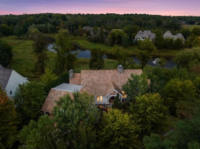 1625 Locust Hills Trail, Wayzata, MN 55391