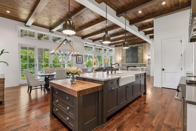 1625 Locust Hills Trail, Wayzata, MN 55391