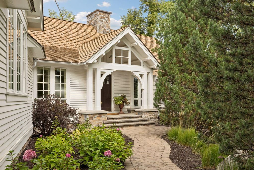 1625 Locust Hills Trail, Wayzata, MN 55391 — photo 2
