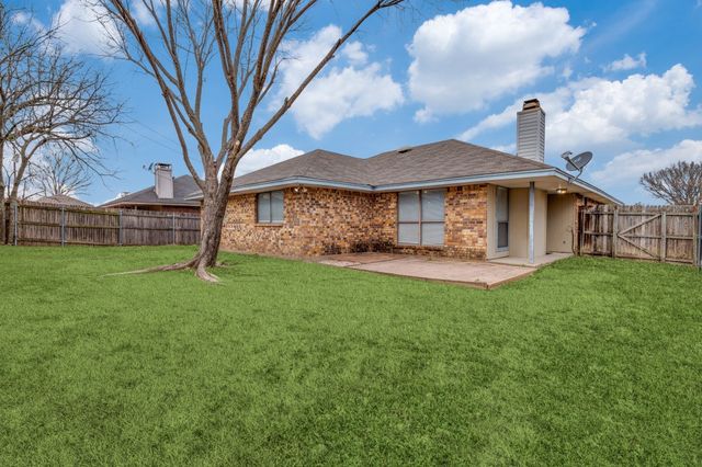 821 Hillside Drive, Cedar Hill, TX 75104