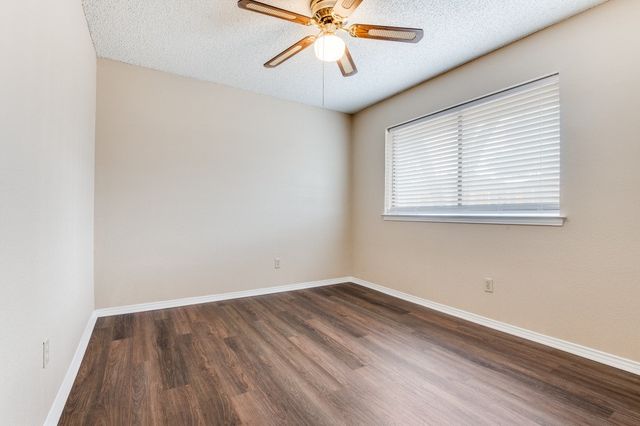 821 Hillside Drive, Cedar Hill, TX 75104