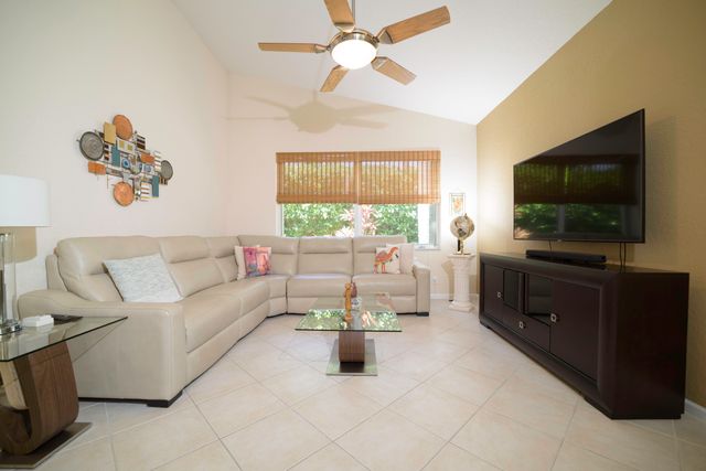 10052 Diamond Lake Drive, Boynton Beach, FL 33437