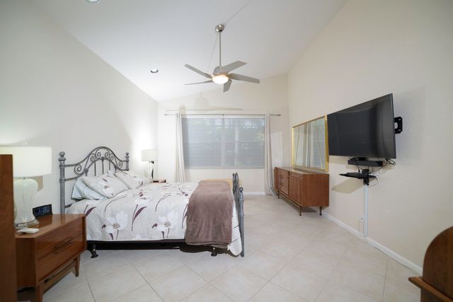 10052 Diamond Lake Drive, Boynton Beach, FL 33437
