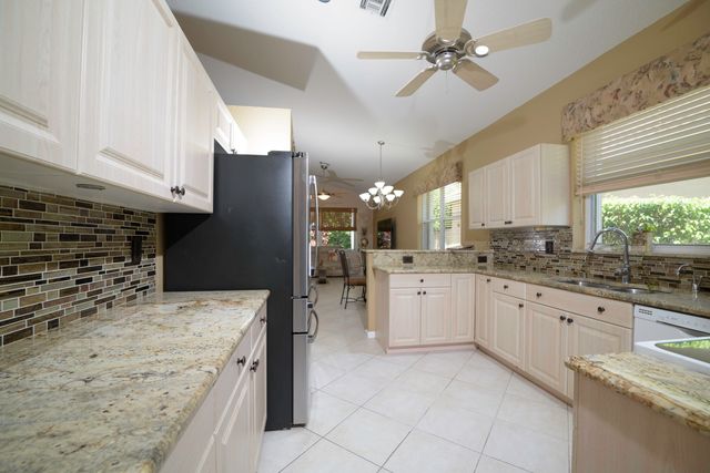 10052 Diamond Lake Drive, Boynton Beach, FL 33437